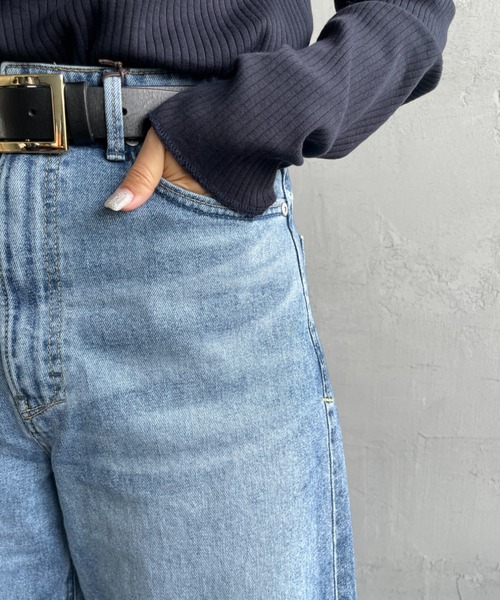 YANUK（ヤヌーク）の「[YANUK/ヤヌーク] LAURA カーブテーパードデニム（デニムパンツ・レディース・ライトインディゴブルー・22/23/24/25）」の12枚目の写真