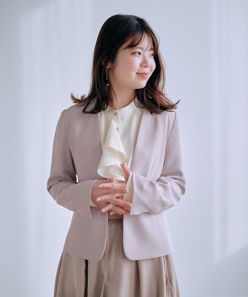 COHINA(コヒナ)の「ラインラッフルブラウス 【低身長・小柄女性】(シャツ/ブラウス・レディース・ネイビー/ベージュ/ホワイト・ONE SIZE)」の13枚目の写真