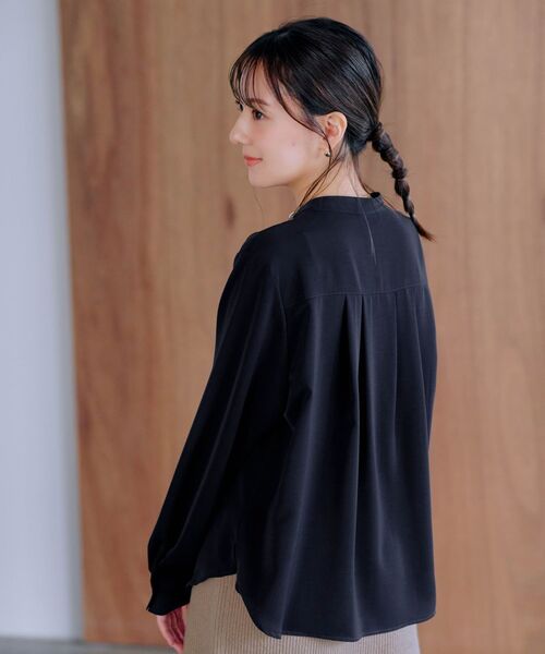 COHINA(コヒナ)の「ラインラッフルブラウス 【低身長・小柄女性】(シャツ/ブラウス・レディース・ネイビー/ベージュ/ホワイト・ONE SIZE)」の21枚目の写真