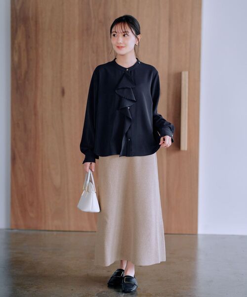 COHINA(コヒナ)の「ラインラッフルブラウス 【低身長・小柄女性】(シャツ/ブラウス・レディース・ネイビー/ベージュ/ホワイト・ONE SIZE)」の22枚目の写真