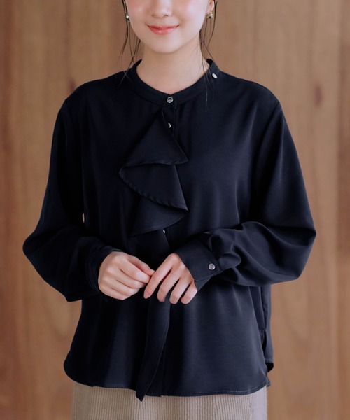 COHINA(コヒナ)の「ラインラッフルブラウス 【低身長・小柄女性】(シャツ/ブラウス・レディース・ネイビー/ベージュ/ホワイト・ONE SIZE)」の2枚目の写真