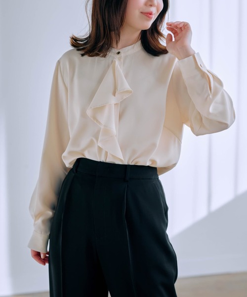 COHINA(コヒナ)の「ラインラッフルブラウス 【低身長・小柄女性】(シャツ/ブラウス・レディース・ネイビー/ベージュ/ホワイト・ONE SIZE)」の3枚目の写真