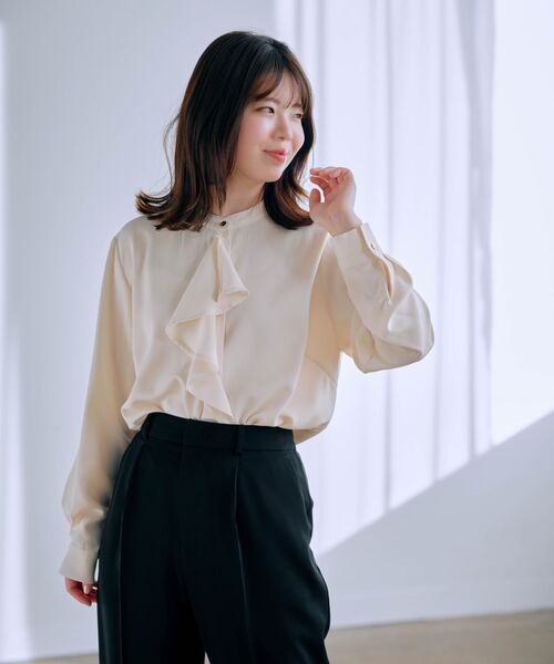 COHINA(コヒナ)の「ラインラッフルブラウス 【低身長・小柄女性】(シャツ/ブラウス・レディース・ネイビー/ベージュ/ホワイト・ONE SIZE)」の10枚目の写真