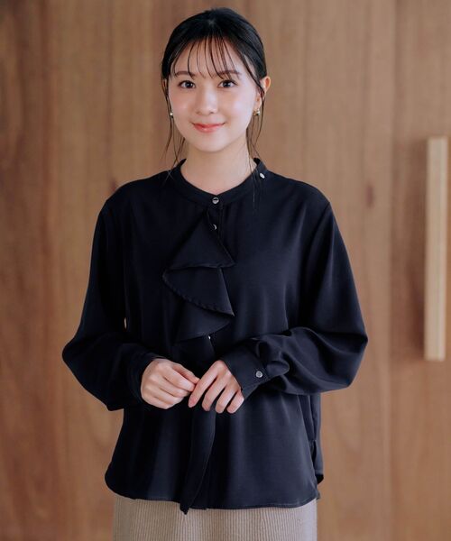COHINA(コヒナ)の「ラインラッフルブラウス 【低身長・小柄女性】(シャツ/ブラウス・レディース・ネイビー/ベージュ/ホワイト・ONE SIZE)」の20枚目の写真