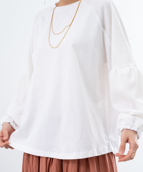 refinedworks(リファインドワークス)の「【refinedworks】ポコポコ とした動きのある 素材 が 可愛い プルオーバー !(Tシャツ/カットソー・レディース・ブルー/オフホワイト/グレイッシュベージュ・FREE)」の8枚目の写真