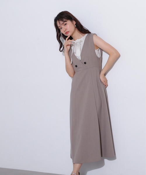 N.(N. Natural Beauty Basic)(エヌエヌナチュラルビューティーベーシック)の「Vネックフレアジャンパースカート(ジャンパースカート・レディース・ベージュ/オフホワイト/グレー・MEDIUM)」の7枚目の写真