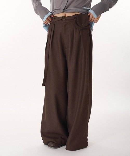 MUHET(ミュエータ)の「belted wide slacks pants / ポケット付きスラックスパンツ(スラックス・レディース・ネイビー/ブラウン・MEDIUM/SMALL)」の2枚目の写真