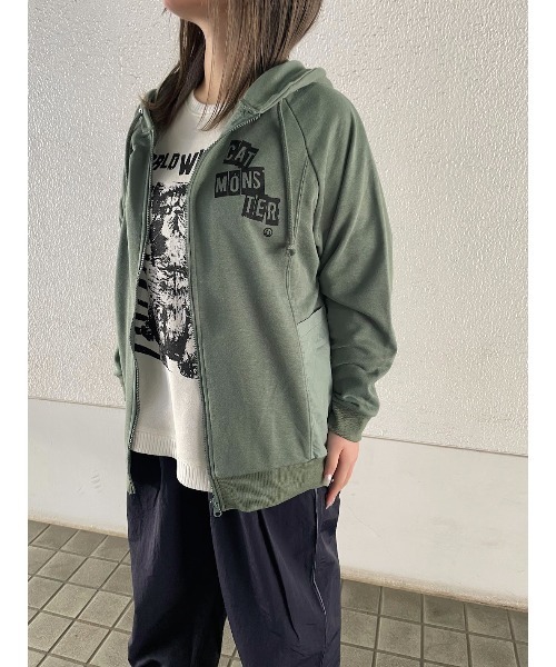 WORLD WIDE LOVE!(ワールドワイドラブ)の「布帛切り替えパーカー(パーカー・レディース・スミクロ/オートミール/カーキ・1)」の1枚目の写真