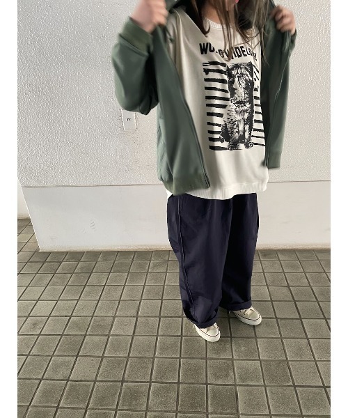 WORLD WIDE LOVE!(ワールドワイドラブ)の「布帛切り替えパーカー(パーカー・レディース・スミクロ/オートミール/カーキ・1)」の17枚目の写真
