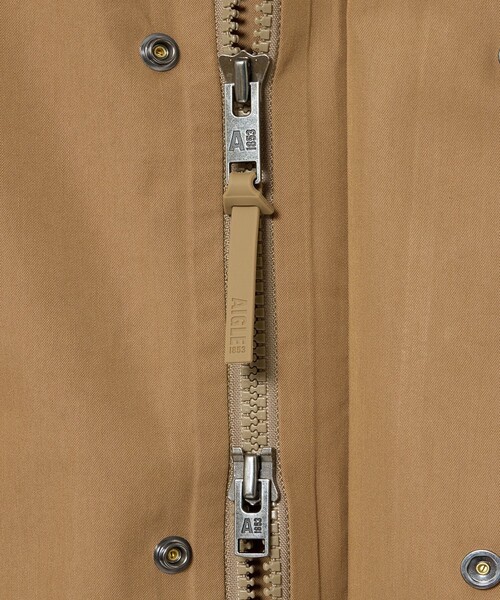 AIGLE(エーグル)の「MTD防水 透湿 フーデッドミドル丈ジャケット /マウンテンパーカー(マウンテンパーカー・メンズ・ブラック/キャメル・L/S/M/XL)」の16枚目の写真