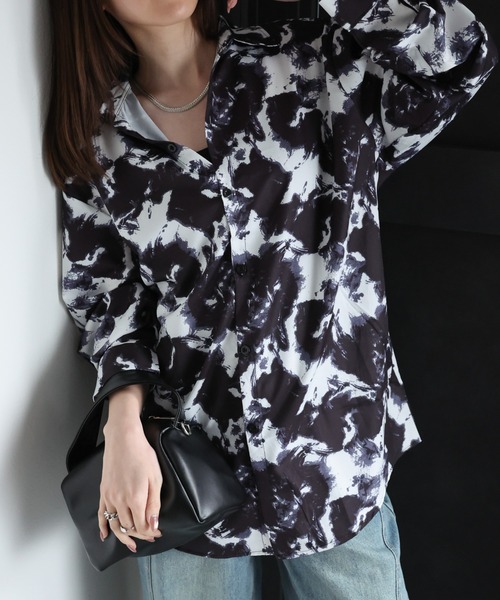CREARE -LINO-（クレアーレリノ）の「〈ユニセックス商品〉転写プリント ルーズ総柄シャツ（シャツ/ブラウス・メンズ・ブラック・M/S）」の5枚目の写真