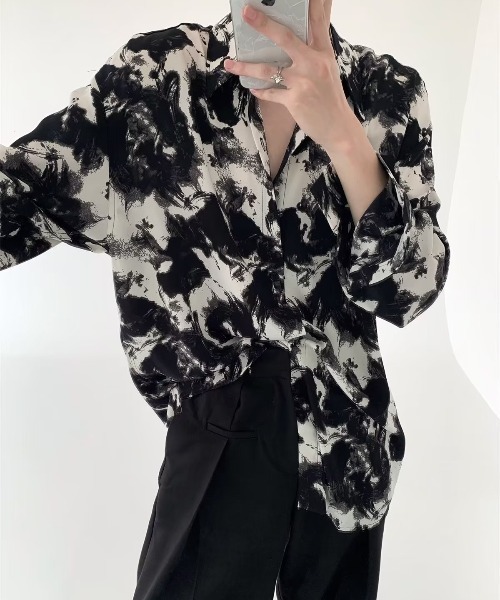 CREARE -LINO-（クレアーレリノ）の「〈ユニセックス商品〉転写プリント ルーズ総柄シャツ（シャツ/ブラウス・メンズ・ブラック・M/S）」の18枚目の写真