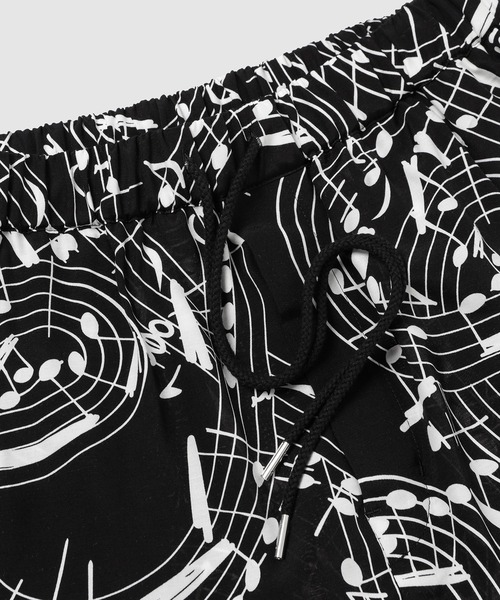 TAKAHIROMIYASHITATheSoloIst.(タカヒロミヤシタザソロイスト)の「hawaiian shorts.(music note)(その他パンツ・メンズ・ブラック×ホワイト/ホワイト×ブラック・46/48)」の5枚目の写真