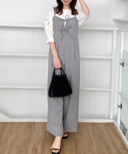 couture brooch(クチュールブローチ)の「【大人可愛い・肩紐調節可能】リボンキャミサロペット(サロペット/オーバーオール・レディース・グレー/ブラック・38/36/42/40)」の1枚目の写真