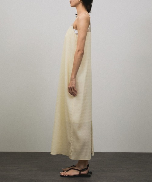 SALON adam et rope'（サロン アダム エ ロペ）の「グリースウェーブキャミワンピース（ワンピース・レディース・ブラック/キナリ・FREE）」の9枚目の写真