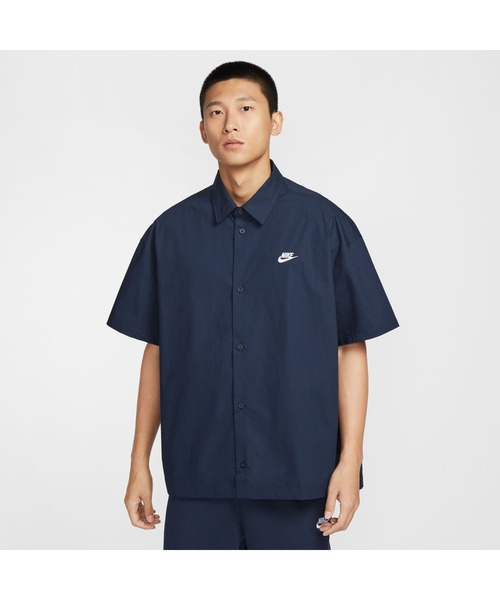 NIKE(ナイキ)の「NIKE/ナイキ クラブ BTN S/S トップ OS(シャツ/ブラウス・メンズ・アイボリー/カーキ/ネイビー/ホワイト・M/L/S/XL)」の4枚目の写真