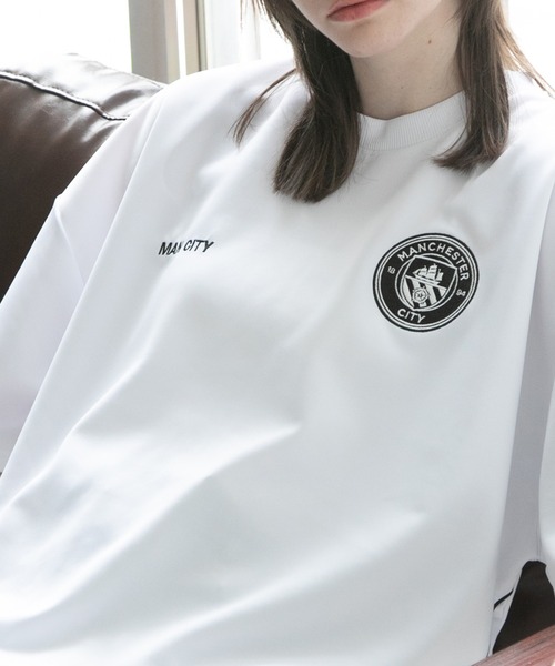 CORPUS SELECT(コーパストーキョー)の「【Manchester City/マンチェスターシティー】エンブレムロゴワッペン裾ドロスト半袖Tシャツ(Tシャツ/カットソー・メンズ・ネイビー/ホワイト/ブラック/チャコールグレー・M/L)」の6枚目の写真