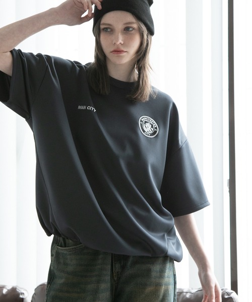 CORPUS SELECT(コーパストーキョー)の「【Manchester City/マンチェスターシティー】エンブレムロゴワッペン裾ドロスト半袖Tシャツ(Tシャツ/カットソー・メンズ・ネイビー/ホワイト/ブラック/チャコールグレー・M/L)」の16枚目の写真