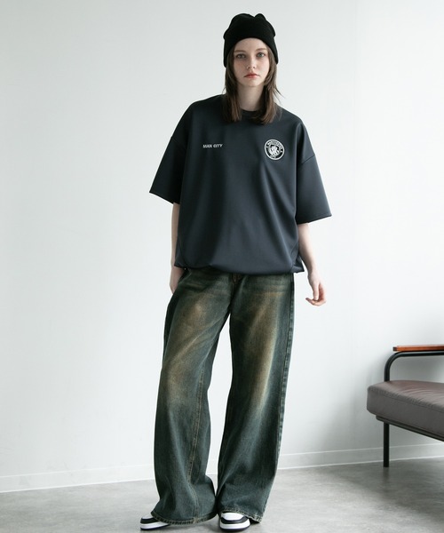 CORPUS SELECT(コーパストーキョー)の「【Manchester City/マンチェスターシティー】エンブレムロゴワッペン裾ドロスト半袖Tシャツ(Tシャツ/カットソー・メンズ・ネイビー/ホワイト/ブラック/チャコールグレー・M/L)」の18枚目の写真