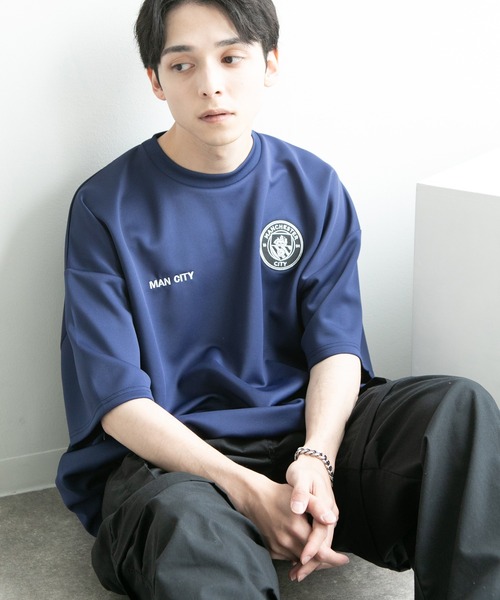 CORPUS SELECT(コーパストーキョー)の「【Manchester City/マンチェスターシティー】エンブレムロゴワッペン裾ドロスト半袖Tシャツ(Tシャツ/カットソー・メンズ・ネイビー/ホワイト/ブラック/チャコールグレー・M/L)」の21枚目の写真