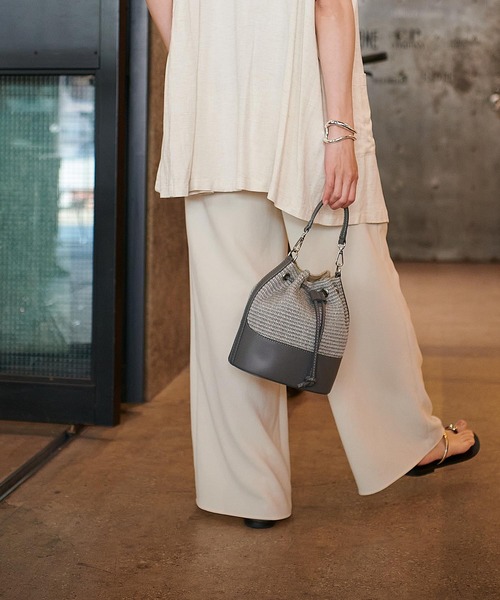 andrea cardone（アンドレアカルドネ）の「ラフィア2wayハンドルバッグ【andrea cardone/アンドレアカルドネ】（ショルダーバッグ・レディース・グレー/キャメル・フリー）」の21枚目の写真
