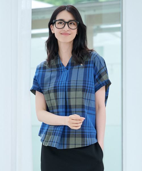 Arnold Palmer（アーノルドパーマー）の「マドラスチェック スキッパー ブラウス（シャツ/ブラウス・レディース・ブルー/ワイン/ベージュ/イエロー・M/L/S）」の6枚目の写真