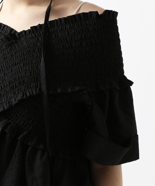 FOREVER 21（フォーエバー トゥエンティーワン）の「【2025SS】チョーカー付きオフショルブラウス半袖（シャツ/ブラウス・レディース・ブラック/グレー/ブルー・FREE）」の22枚目の写真