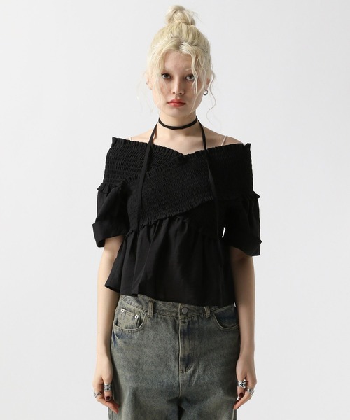 FOREVER 21（フォーエバー トゥエンティーワン）の「【2025SS】チョーカー付きオフショルブラウス半袖（シャツ/ブラウス・レディース・ブラック/グレー/ブルー・FREE）」の17枚目の写真