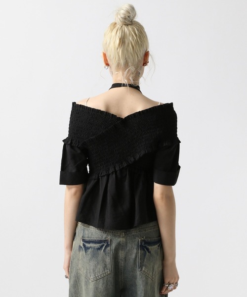 FOREVER 21（フォーエバー トゥエンティーワン）の「【2025SS】チョーカー付きオフショルブラウス半袖（シャツ/ブラウス・レディース・ブラック/グレー/ブルー・FREE）」の19枚目の写真