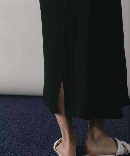 CINOH(チノ)の「BACK SATIN GEORGETTE DRESS(ワンピース・レディース・ライトグレー/ブラック・38/36)」の10枚目の写真