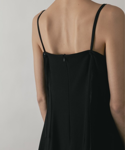 CINOH(チノ)の「BACK SATIN GEORGETTE DRESS(ワンピース・レディース・ライトグレー/ブラック・38/36)」の11枚目の写真