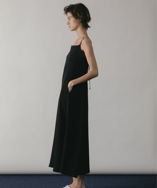 CINOH(チノ)の「BACK SATIN GEORGETTE DRESS(ワンピース・レディース・ライトグレー/ブラック・38/36)」の13枚目の写真