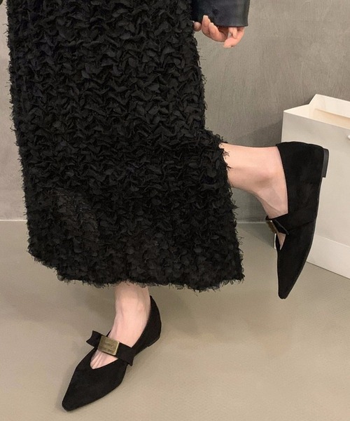 MILAE(ミレ)の「プレート付きストラップポインテッドトゥパンプス(パンプス・レディース・レッド/ブラック・24.5cm/24cm/23.5cm/23cm)」の1枚目の写真