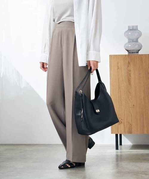 a.v.v（アーヴェヴェ）の「【接触冷感/洗える/イージーケア】美ラクるスッキリ見えワイドパンツ（その他パンツ・レディース・グレー系その他/ブラック/ネイビー/モカ・36/38/40/42/34）」の3枚目の写真