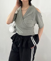 バックオープンホルターネックTシャツ