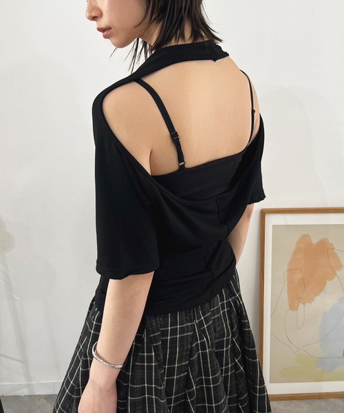 Jewelobe(ジュエローブ)の「バックオープンホルターネックTシャツ(Tシャツ/カットソー・レディース・ブラック/グレー・FREE)」の2枚目の写真