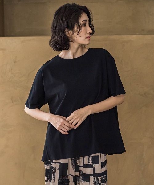 la.f…(ラエフ)の「バックフレアカットソー≪洗濯機で洗える≫(Tシャツ/カットソー・レディース・ブラック/ホワイト/ライトグレー・9号)」の2枚目の写真