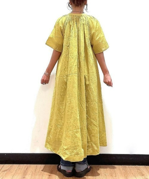 Right-on(ライトオン)の「【HONEYSUCKLE ROSE】半袖ワンピース(シャツワンピース・レディース・ブラック/ベージュ/イエロー・L/M)」の13枚目の写真