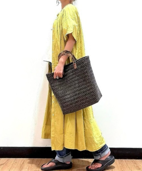 Right-on(ライトオン)の「【HONEYSUCKLE ROSE】半袖ワンピース(シャツワンピース・レディース・ブラック/ベージュ/イエロー・L/M)」の14枚目の写真