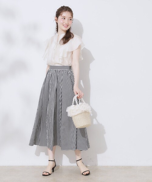 couture brooch（クチュールブローチ）の「【洗える・オシャレな透け感】タックデザインフレア袖シアーブラウス（シャツ/ブラウス・レディース・サンドベージュ/アイボリー/ブラック・36/38/42）」の4枚目の写真