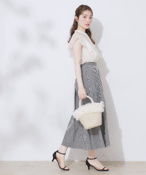 couture brooch（クチュールブローチ）の「【洗える・オシャレな透け感】タックデザインフレア袖シアーブラウス（シャツ/ブラウス・レディース・サンドベージュ/アイボリー/ブラック・36/38/42）」の5枚目の写真