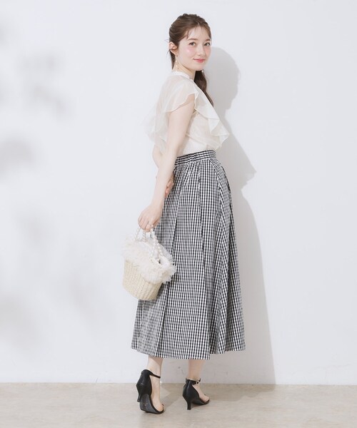 couture brooch（クチュールブローチ）の「【洗える・オシャレな透け感】タックデザインフレア袖シアーブラウス（シャツ/ブラウス・レディース・サンドベージュ/アイボリー/ブラック・36/38/42）」の6枚目の写真