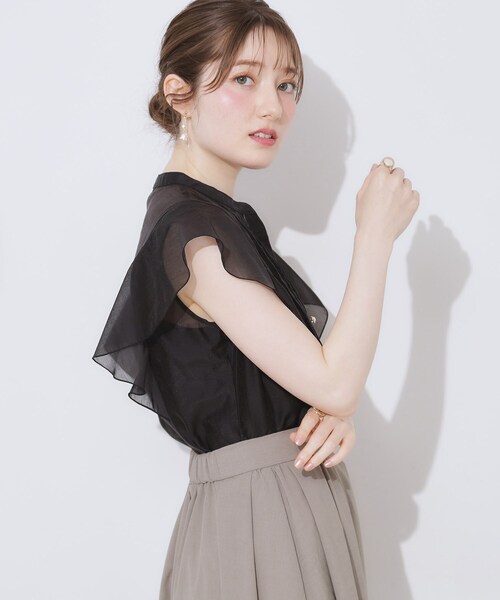 couture brooch（クチュールブローチ）の「【洗える・オシャレな透け感】タックデザインフレア袖シアーブラウス（シャツ/ブラウス・レディース・サンドベージュ/アイボリー/ブラック・36/38/42）」の22枚目の写真