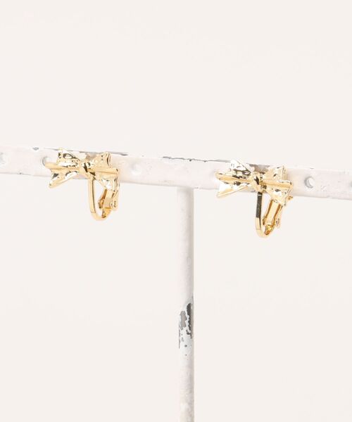 FOREVER 21（フォーエバー トゥエンティーワン）の「ミニリボンイヤリング（イヤリング・レディース・ゴールド/シルバー・FREE）」の7枚目の写真