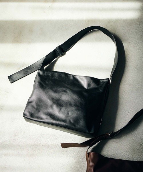 フェイクレザーミドルショルダーバッグ3 / 571334（ショルダーバッグ