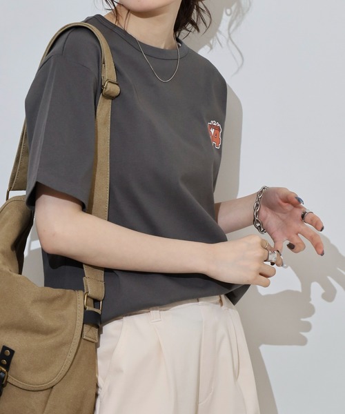 Arinomama(アリノママ)の「ナンバープリントオーバーサイズTシャツ(Tシャツ/カットソー・レディース・ブラック/スミクロ/オフホワイト/グレイッシュベージュ・FREE)」の10枚目の写真