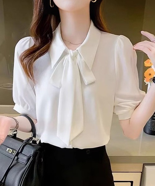 DAY CLOSET(デイ クローゼット)の「レディース ぽわんと可愛い。半袖ボウタイリボンブラウス(シャツ/ブラウス・レディース・ホワイト・M/XL/L)」の1枚目の写真