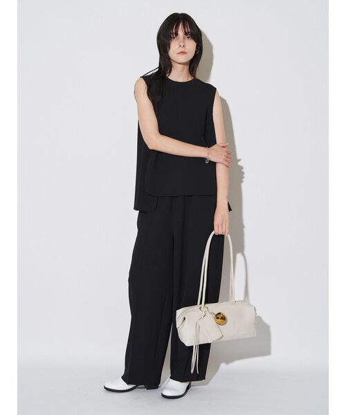 ELENDEEK(エレンディーク)の「ジョーゼットリラックスパンツ【セットアップ対応】(その他パンツ・レディース・グリーン/ブラック/オフホワイト・01/02)」の15枚目の写真