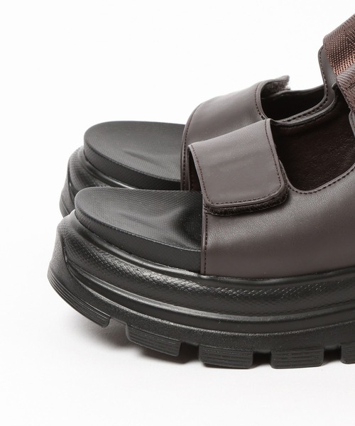 LEPSIM（レプシィム）の「厚底2ベルトサンダル　573185（サンダル・レディース・ブラック/ダークブラウン・MEDIUM/LARGE）」の12枚目の写真