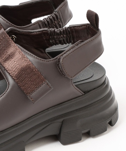 LEPSIM（レプシィム）の「厚底2ベルトサンダル　573185（サンダル・レディース・ブラック/ダークブラウン・MEDIUM/LARGE）」の9枚目の写真